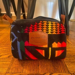 Authentic Pendleton Vintage 90s Toiletry Bag